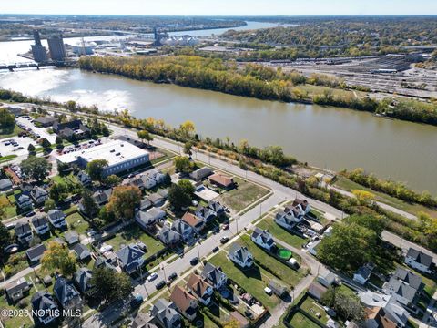 Tiny photo for 611 Miami Street, Toledo, OH 43605 (MLS # 10000432)
