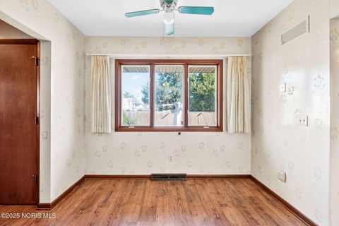 Tiny photo for 611 Miami Street, Toledo, OH 43605 (MLS # 10000432)