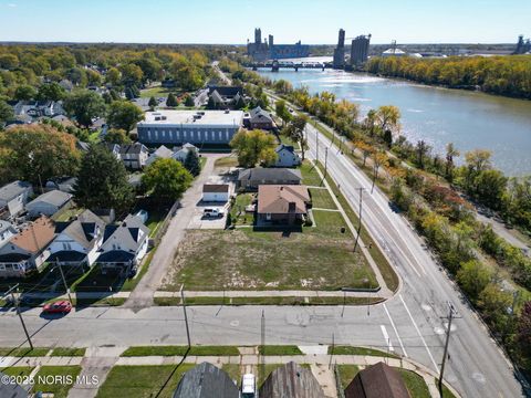 Tiny photo for 611 Miami Street, Toledo, OH 43605 (MLS # 10000432)