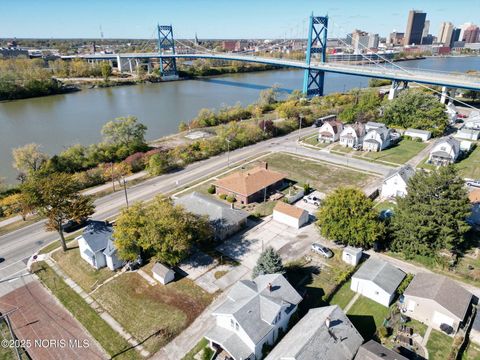 Tiny photo for 611 Miami Street, Toledo, OH 43605 (MLS # 10000432)