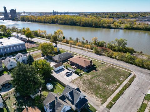 Tiny photo for 611 Miami Street, Toledo, OH 43605 (MLS # 10000432)