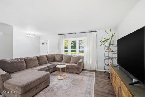 Tiny photo for 2401 Vaness Drive, Toledo, OH 43615 (MLS # 10011511)