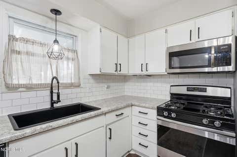 Tiny photo for 2401 Vaness Drive, Toledo, OH 43615 (MLS # 10011511)