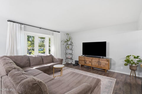 Tiny photo for 2401 Vaness Drive, Toledo, OH 43615 (MLS # 10011511)