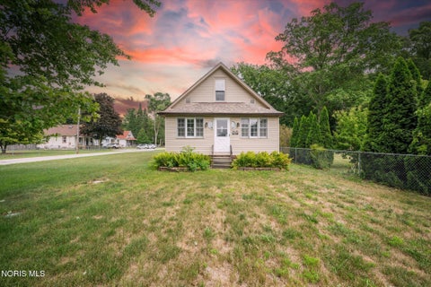 Photo of 6034 Whiteford Road, Sylvania, OH 43560 (MLS # 10010839)