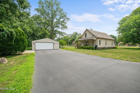 Tiny photo for 6034 Whiteford Road, Sylvania, OH 43560 (MLS # 10010839)
