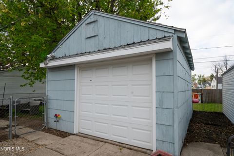 Tiny photo for 2627 108th Street, Toledo, OH 43611 (MLS # 10007176)