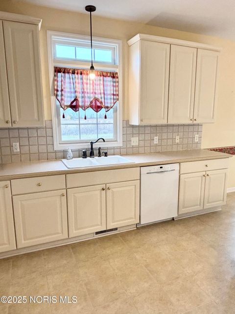 Tiny photo for 7105 N Elliston Trowbridge Road, Martin, OH 43445 (MLS # 10000522)