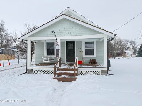 Photo of 7105 N Curtice Street, Curtice, OH 43412 (MLS # 10003888)