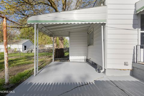 Tiny photo for 255 E Pearl Street, Toledo, OH 43608 (MLS # 10007155)
