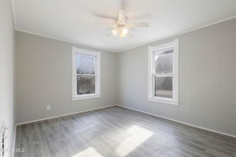 Tiny photo for 255 E Pearl Street, Toledo, OH 43608 (MLS # 10007155)
