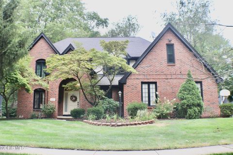 Photo of 2910 Tracewood Drive, Toledo, OH 43617 (MLS # 10007277)