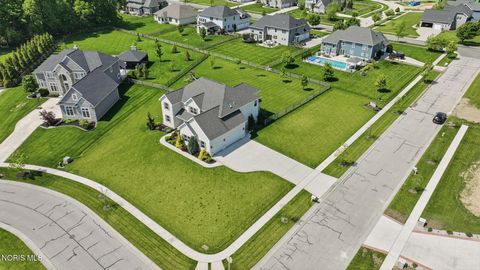 Tiny photo for 1001 Wilderness Court, Perrysburg, OH 43551 (MLS # 10008412)
