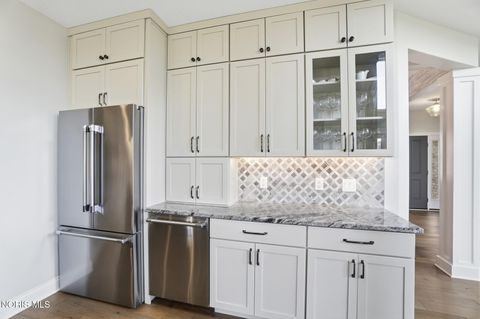 Tiny photo for 1001 Wilderness Court, Perrysburg, OH 43551 (MLS # 10008412)