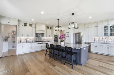 Tiny photo for 1001 Wilderness Court, Perrysburg, OH 43551 (MLS # 10008412)