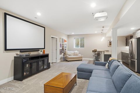 Tiny photo for 1001 Wilderness Court, Perrysburg, OH 43551 (MLS # 10008412)