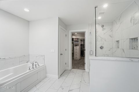 Tiny photo for 1001 Wilderness Court, Perrysburg, OH 43551 (MLS # 10008412)