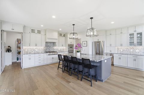 Tiny photo for 1001 Wilderness Court, Perrysburg, OH 43551 (MLS # 10008412)