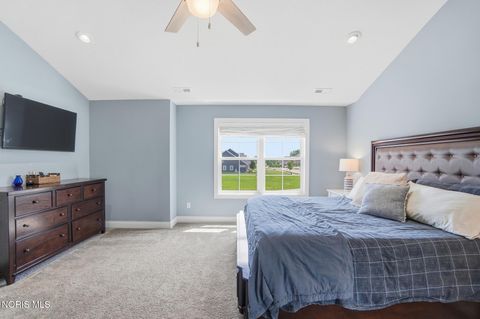 Tiny photo for 1001 Wilderness Court, Perrysburg, OH 43551 (MLS # 10008412)