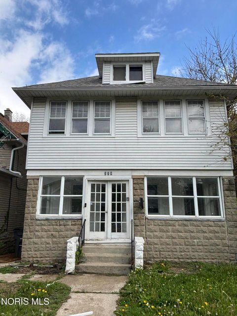 Photo of 329 E Lake Street, Toledo, OH 43608 (MLS # 10006992)