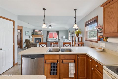 Tiny photo for 27703 Schriber Street, Walbridge, OH 43465 (MLS # 10006042)