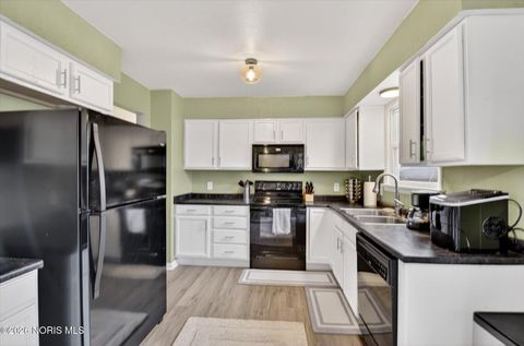 Tiny photo for 5613 Marshall Road, Sylvania, OH 43560 (MLS # 10002807)