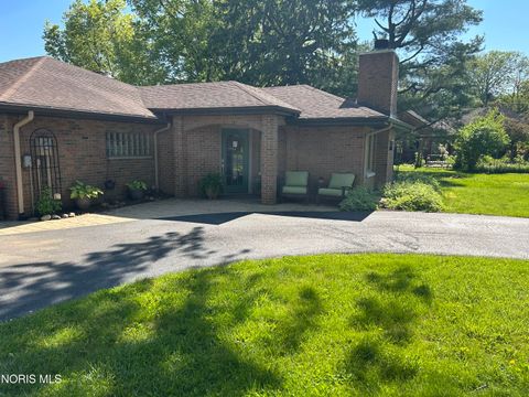 Tiny photo for 1420 Old Trail Road, Maumee, OH 43537 (MLS # 10007603)