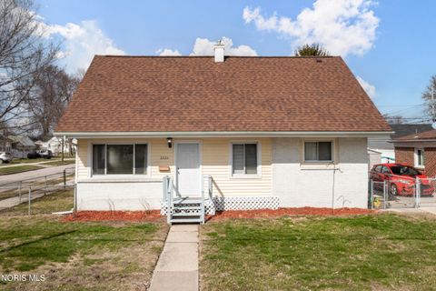 Photo of 2226 Peabody Avenue, Toledo, OH 43614 (MLS # 10005956)