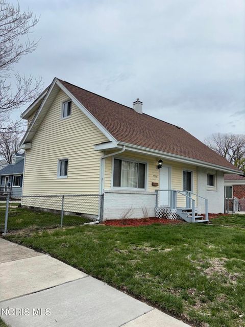 Tiny photo for 2226 Peabody Avenue, Toledo, OH 43614 (MLS # 10005956)
