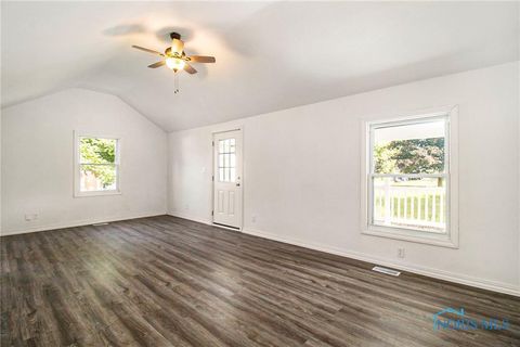 Tiny photo for 7139 Springfield Drive Dr, Holland, OH 43528 (MLS # 10000242)