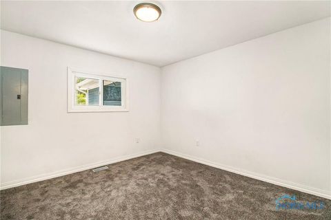 Tiny photo for 7139 Springfield Drive Dr, Holland, OH 43528 (MLS # 10000242)