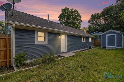 Tiny photo for 7139 Springfield Drive Dr, Holland, OH 43528 (MLS # 10000242)