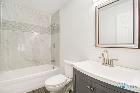 Tiny photo for 7139 Springfield Drive Dr, Holland, OH 43528 (MLS # 10000242)