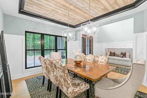 Tiny photo for 1 W Lake Road, Vermilion, OH 44089 (MLS # 10004470)