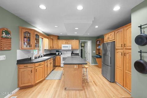 Tiny photo for 337 Osage Court, Perrysburg, OH 43551 (MLS # 10007885)