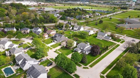 Tiny photo for 1880 Lexington Drive, Perrysburg, OH 43551 (MLS # 10007128)