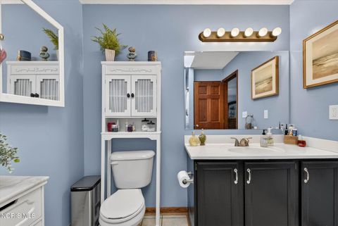 Tiny photo for 1880 Lexington Drive, Perrysburg, OH 43551 (MLS # 10007128)