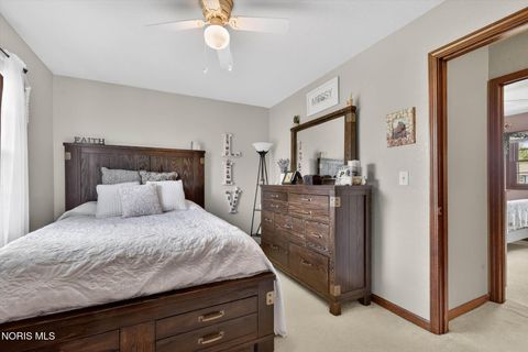 Tiny photo for 1880 Lexington Drive, Perrysburg, OH 43551 (MLS # 10007128)