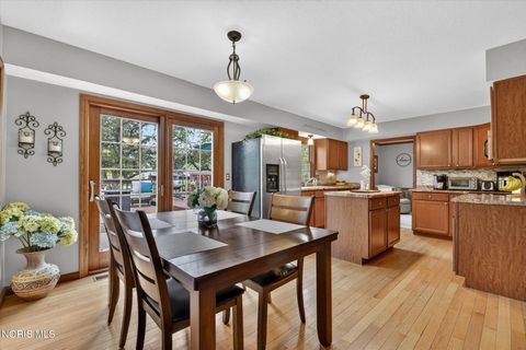 Tiny photo for 1880 Lexington Drive, Perrysburg, OH 43551 (MLS # 10007128)