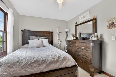 Tiny photo for 1880 Lexington Drive, Perrysburg, OH 43551 (MLS # 10007128)
