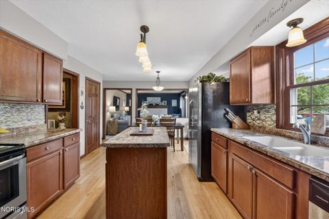 Tiny photo for 1880 Lexington Drive, Perrysburg, OH 43551 (MLS # 10007128)