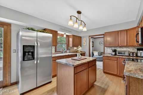 Tiny photo for 1880 Lexington Drive, Perrysburg, OH 43551 (MLS # 10007128)