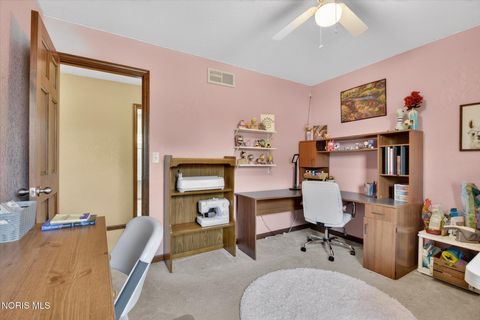 Tiny photo for 1880 Lexington Drive, Perrysburg, OH 43551 (MLS # 10007128)