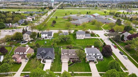Tiny photo for 1880 Lexington Drive, Perrysburg, OH 43551 (MLS # 10007128)