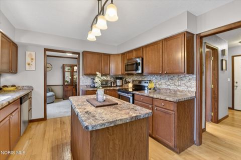 Tiny photo for 1880 Lexington Drive, Perrysburg, OH 43551 (MLS # 10007128)