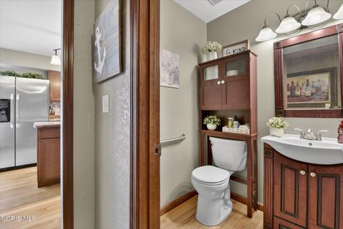 Tiny photo for 1880 Lexington Drive, Perrysburg, OH 43551 (MLS # 10007128)