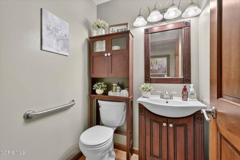 Tiny photo for 1880 Lexington Drive, Perrysburg, OH 43551 (MLS # 10007128)