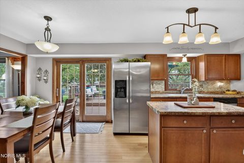 Tiny photo for 1880 Lexington Drive, Perrysburg, OH 43551 (MLS # 10007128)