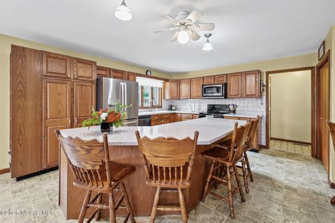 Tiny photo for 825 Bitterbrush Lane, Findlay, OH 45840 (MLS # 10002502)