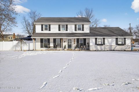 Photo of 1808 S Defiance Street, Archbold, OH 43502 (MLS # 10003406)